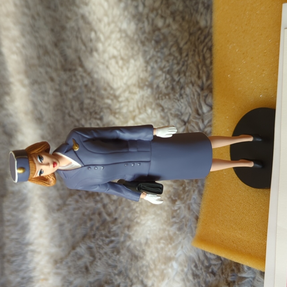 Barbie Danbury Mint figurine. NIB